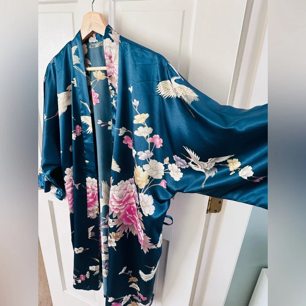 Kim + Ono Chrysanthemum & Crane Long Satin Kimono Robe Navy One Size - No Tie - Picture 7 of 16